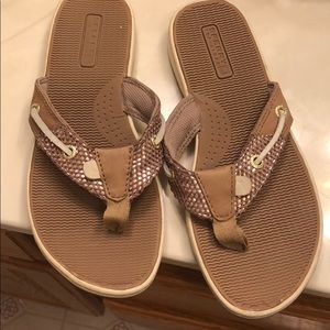 Sperry Top Sider flip flops